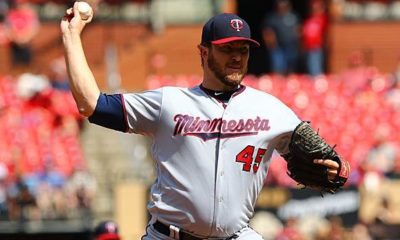 MLB: Minnesota Twins trades Phil Hughes and Draftpick to San Diego Padres