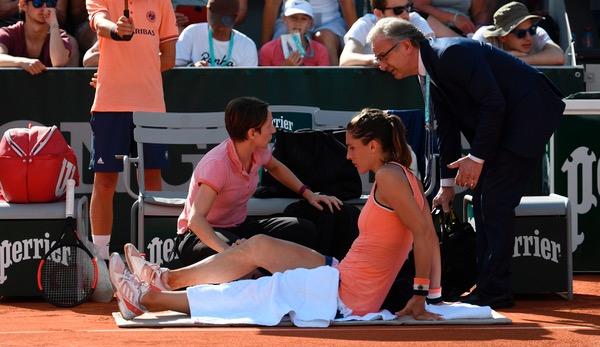 French Open: Weakened Andrea Petkovic defeated Simona Halep