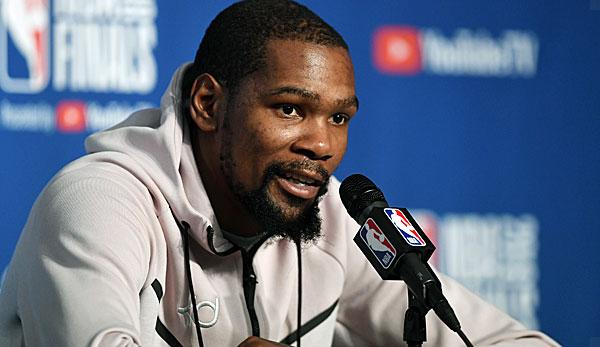 NBA: Durant wants to stay with the Warriors: "Just a few more details".