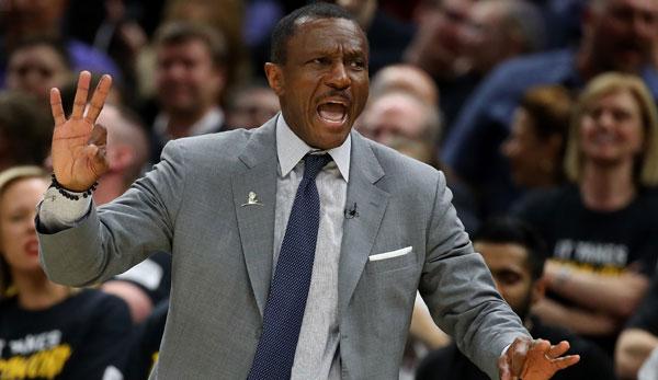 NBA: NBA Awards: Dwane Casey is Coach of the Year