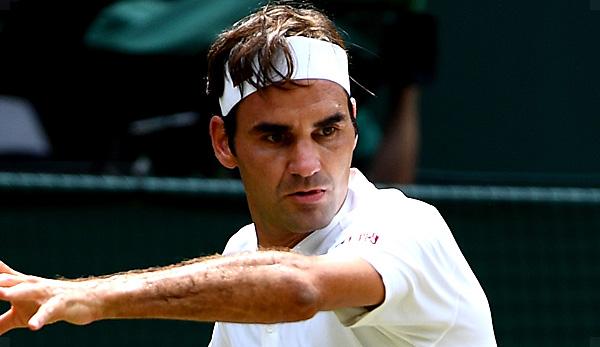 Wimbledon: Roger Federer into the quarter-finals on the double