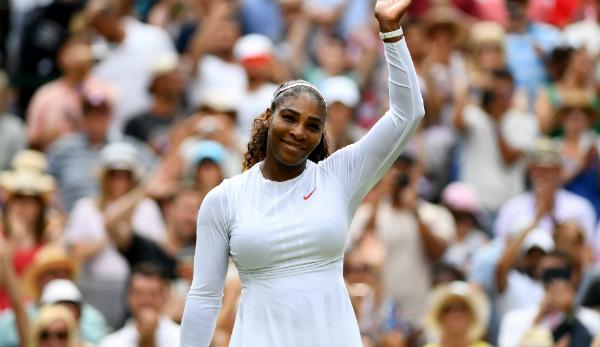 Wimbledon: Serena Williams continues marching - and becomes a "Three Lions" fan