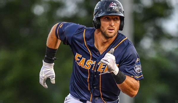 MLB: Season Off? Tebow breaks his hand