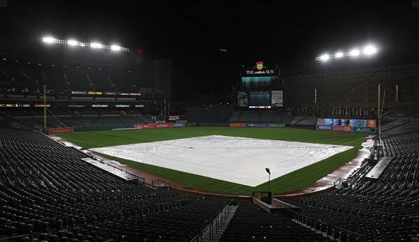 MLB: Boston eaten after rain break-off