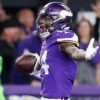 NFL: 5 years: Vikings extend with Diggs