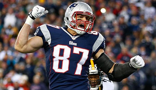 NFL: Patriots and Gronk restructure contract