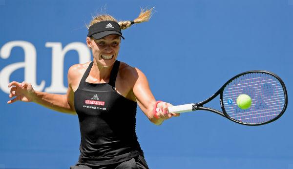 WTA: Kerber makes short work of Mladenovic