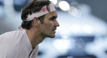Masters Shanghai: Roger Federer in semi-final and on course for title defence