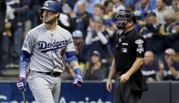 MLB: After catastrophe game: L.A. relies on unlucky bird of chance