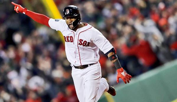 MLB: World Series: Inflexible Red Sox Win Game 1