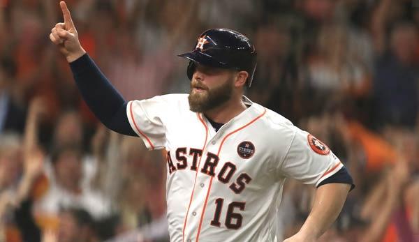 MLB: Houston lets old master go