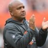 NFL: Bengals bring back Hue Jackson